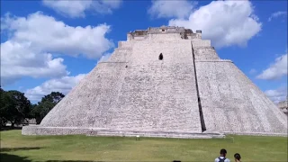 Wonders of the World Chichen Itza: A visit to the sunrise with an acoustic test