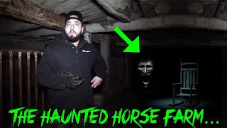 A GHOST SPOOKS THE HORSES AT THIS HAUNTED FARM (PARANORMAL CAUGHT ON CAMERA)