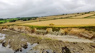 Harvest 2016 on a cliff - New holland - Drone and gopro