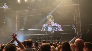 Elton John Pays Tribute to the Late Taylor Hawkins - 3/26/22 - Des Moines, IA