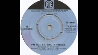THE FOOTAPPERS SHOWBAND - Im not getting married - Waterford Ireland - 1970