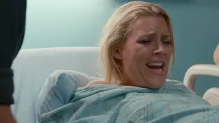 Cougar Town (2009-2015): Laurie gives birth before finding the perfect name for their child