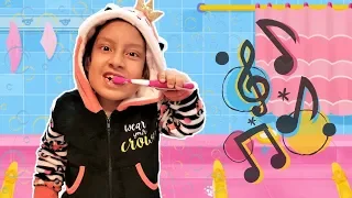 Rotina da Manhã em Dia de Escola - MC Divertida