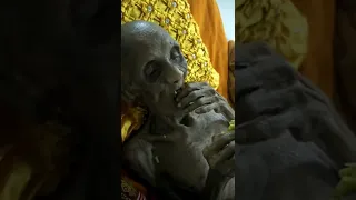 Тибетские монахи живут долго. А иногда очень. Выпил эликсир бессмертия.