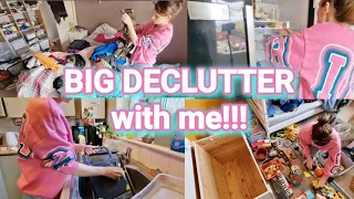 DECLUTTER AND CLEAN!!!!! The unseen MESS! #declutter #cleanwithme #speedclean