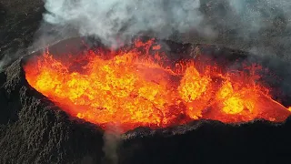 Drone approaches the boiling volcano and zooms into the lava pot! Iceland 17.07.23 Flight 2