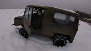 Сток ЛуАЗ по снегу на тракторной резине. Первый пробный выезд