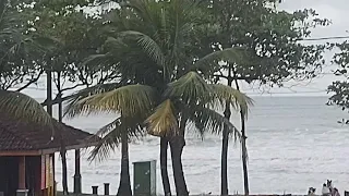 Misericórdia o que está acontecendo? Mar invadiu toda faixa de areia em Ubatuba SP