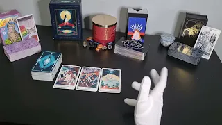 GEMINI TAROT - YOUR TIME TO TAKE ACTION AND BECOME RICH [You have huge ideas and are making changes]