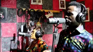 YAW SARPONG - SUMINA SO  (STUDIO LIVE)