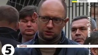 Яценюка та родину Луценків не пустили до Тимошенко