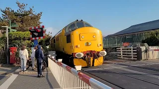 *Malfunction Class 97 Tamper People Stop Barriers while Raising* Barmouth South Level Crossing