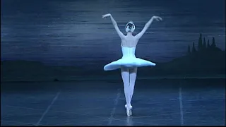 Svetlana Zakharova Roberto Bolle Swan Lake entrance, La Scala 2004