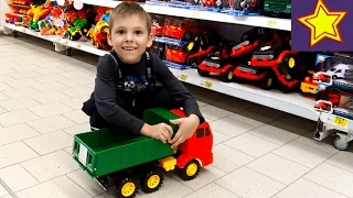 Игрушки для детей в Ашане Шоппинг Купим машинки Хот Вилс Shopping in kids toys store