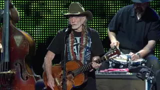 Willie Nelson & Family – Always on My Mind (Live at Farm Aid 2016)