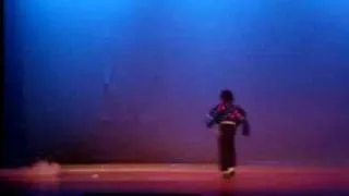 Homenaje a Michael Jackson en "Noches de Paris", musical preparado en Bolivia.