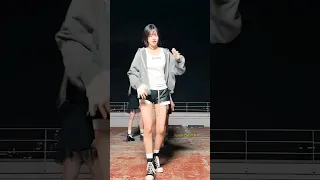 안유진 각선미 숏컷 레전드 갱신 #ive #baddie