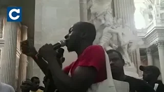 В Парижі мігранти захопили Пантеон