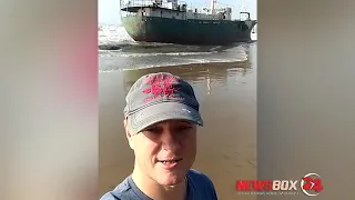 В Находке на берег городского пляжа  шторм выбросил арестованное корейское судно