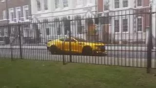 AUTOBOT BUMBLEBEE IN LONDON! TRANSFORMERS 5 EXCLUSIVE BTS! [Approaching TF5 #25]