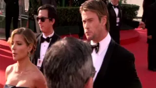 Chris Hemsworth Arrival at Golden Globes 2011 Red Carpet | ScreenSlam