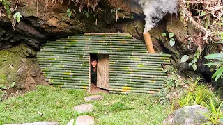 Build a warm shelter by the cliff, Bamboos, Fire Cooking, Overnight - King Of Satyr