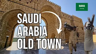 Solo in Saudi Arabia: Exploring Al-Balad: Jeddah's Historic Gem | 17-Minute walk among locals