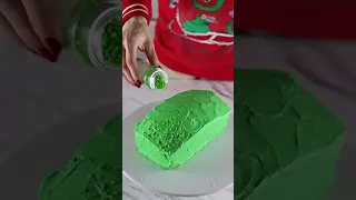 Making A Surprise Grinch Cake 💚❤️ #shorts