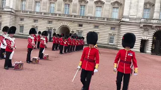 Cambio de guardia en el Palacio de Buckingham, Londres, Reino Unido!!