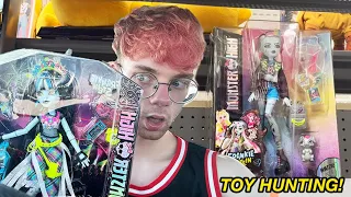 NEW MONSTER HIGH MONSTER FEST IN STORES!!! Doll/Toy Hunting @ Walmart!