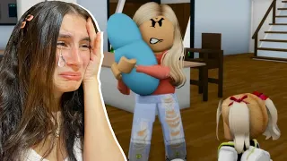 Mi mamá adora a mi hermanito!! Película de Brookhaven Roblox 😨