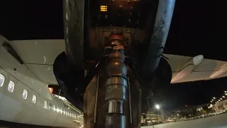 Refueling Bombardier Dash 8 - Q400 | Night Ops