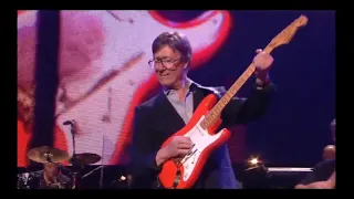 Hank Marvin & Ben Marvin – Apache  (The Strat Pack 2005)