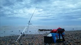 SHORE FISHING IN EASTBOURNE AT THE LONG BEACH - LANGNEY POINT - TARGETING SOLES (UK SEA FISHING)