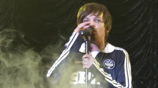 Louis Tomlinson - Two of us live in Birmingham Free Radio Hits Live HQ front row 04/05/19