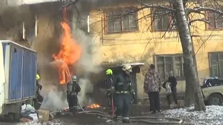 Инспекторы ДПС спасли людей из горящего дома в Подмосковье