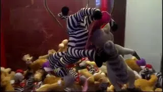 Claw Machine: 15 Madagascar 3 Wins! Capturing Europe's MOST WANTED!