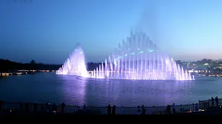 Impressive Floating Music Dancing Fountain With Laser Show for sale