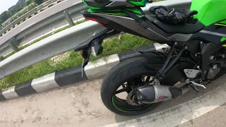 Yoshimura Alpha T 3/4 on Kawasazki ZX6R