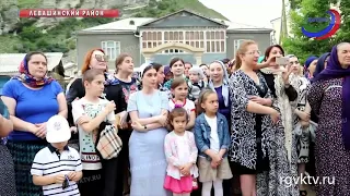 В селе Цудахар открыли сквер и мемориальную доску памяти Магомед-Салама Умаханова