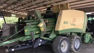 Fixing a krone baler bigpack 1270xc vlog🤣✌🏾✌🏾