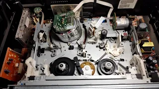 2 identical JVC HR-J674EU VHS Hi-Fi recorders buzzing when connected to mains, Part 1