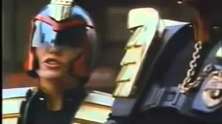 DREDD - LA LEGGE SONO IO / SYLVESTER STALLONE / TRAILER ITALIANO - 1995