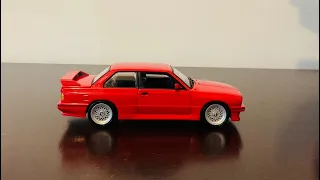 Unboxing a 1988 BMW M3 (E30)