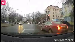 Frânarea automată a unui Volvo salvează un pieton în Chișinău