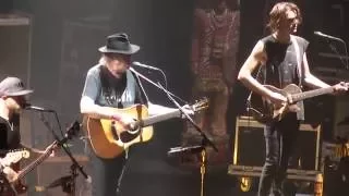 Neil Young : Glasgow SSE Hydro 5/6/2016:Western Hero