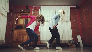 ¿Y donde están la rubias? (Dance Cover by Muriel Twins)