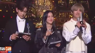 170924 MC BTS V Blackpink Jisoo  & GOT7 Jinyoung at SBS Inkigayo Super Concert in Daejeon