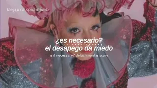 Melanie Martinez - Glued (Español + Lyrics)