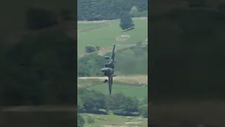 Awesome US Airforce F-15 does manoeuvres through the Mach Loop in Wales - 30/05/23